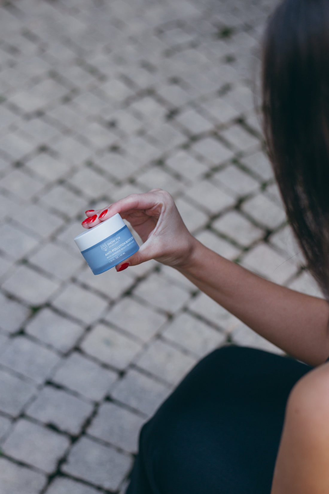 Skincare on the Go: Anti-Pollution Biopolymer Serum