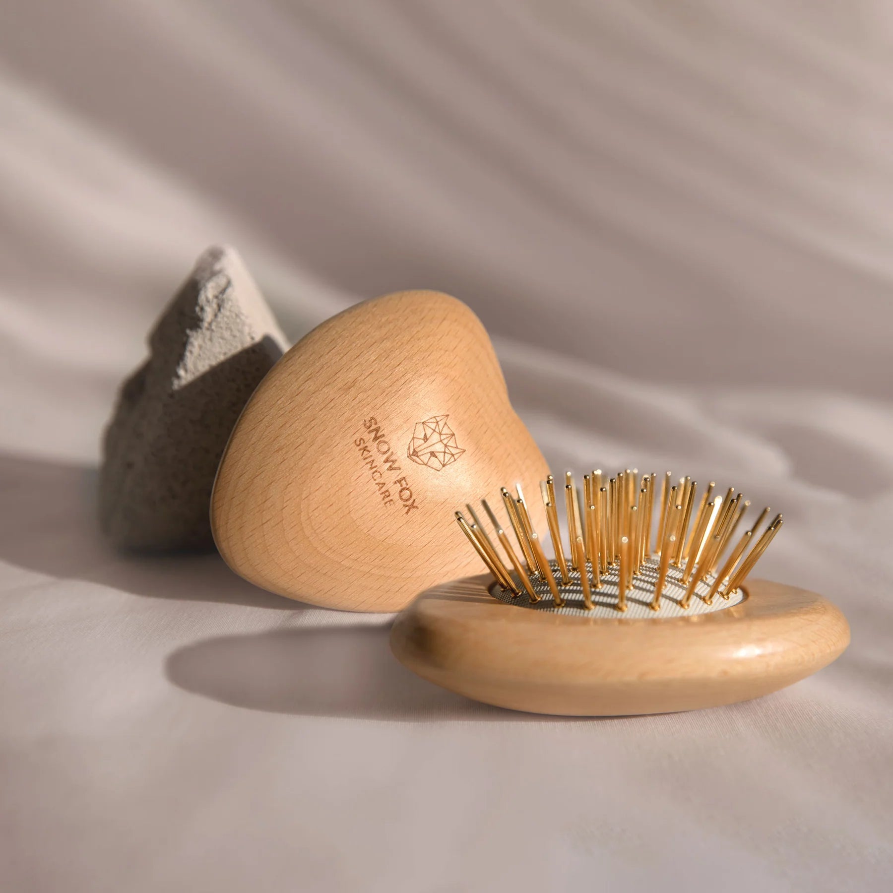 Gua Sha Hair & Scalp Brush: Love Heart Wooden Edition | Snow Gua Sha Hair & Scalp Brush: Love Heart Wooden Edition | Snow